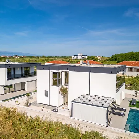 New! Luxury Golden Hour Near The With Heated Pool And Sauna - Ta Leut Agency *