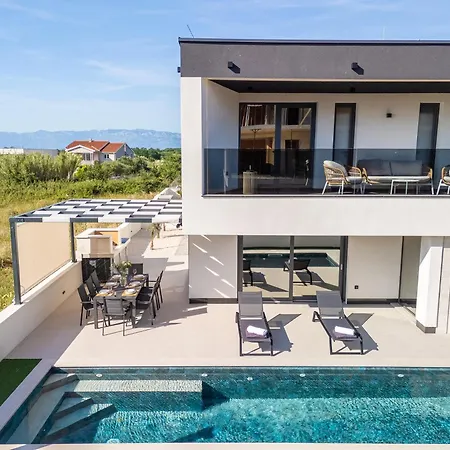 New! Luxury Golden Hour Near The With Heated Pool And Sauna - Ta Leut Agency Villa *