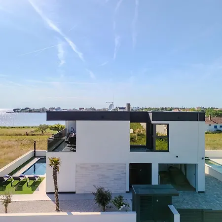 New! Luxury Golden Hour Near The With Heated Pool And Sauna - Ta Leut Agency Privlaka (Zadar)