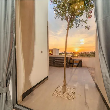 New! Luxury Golden Hour Near The With Heated Pool And Sauna - Ta Leut Agency *