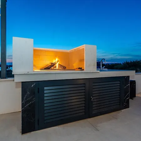 New! Luxury Golden Hour Near The With Heated Pool And Sauna - Ta Leut Agency *