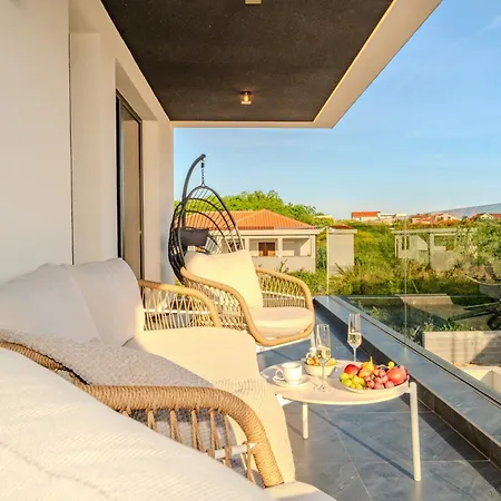 New! Luxury Golden Hour Near The With Heated Pool And Sauna - Ta Leut Agency ヴィラ