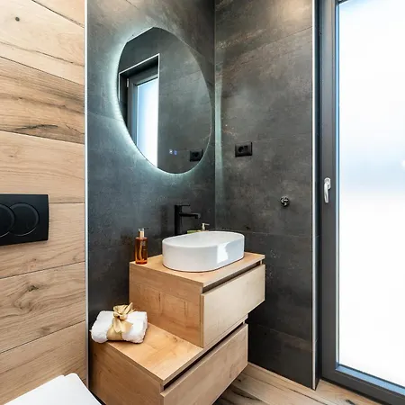New! Luxury Golden Hour Near The With Heated Pool And Sauna - Ta Leut Agency ヴィラ