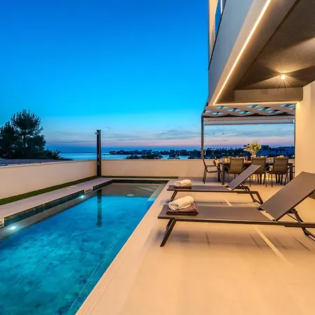 New! Luxury Golden Hour Near The With Heated Pool And Sauna - Ta Leut Agency *