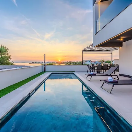 ヴィラ New! Luxury Golden Hour Near The With Heated Pool And Sauna - Ta Leut Agency