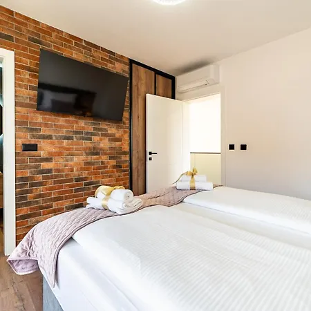 New! Luxury Golden Hour Near The With Heated Pool And Sauna - Ta Leut Agency *