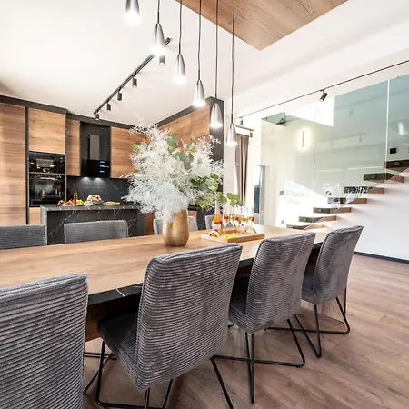 New! Luxury Golden Hour Near The With Heated Pool And Sauna - Ta Leut Agency *