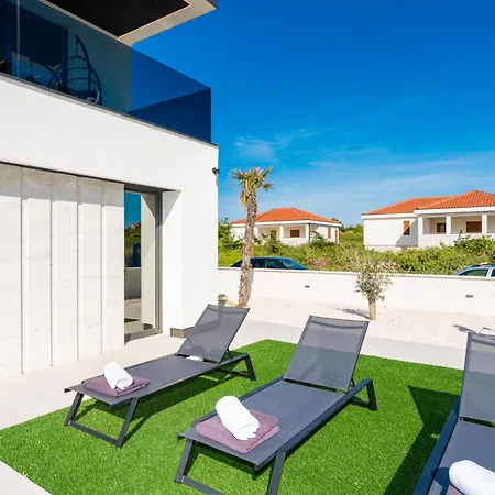 New! Luxury Golden Hour Near The With Heated Pool And Sauna - Ta Leut Agency