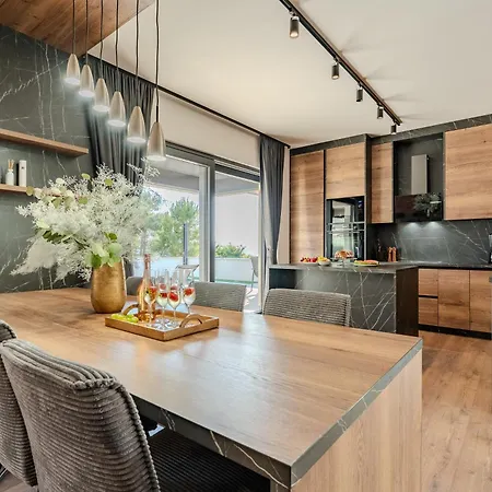 New! Luxury Golden Hour Near The With Heated Pool And Sauna - Ta Leut Agency ヴィラ *