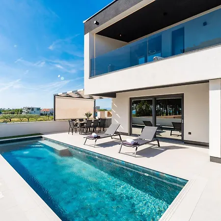 New! Luxury Golden Hour Near The With Heated Pool And Sauna - Ta Leut Agency ヴィラ