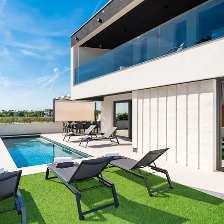 New! Luxury Golden Hour Near The With Heated Pool And Sauna - Ta Leut Agency *