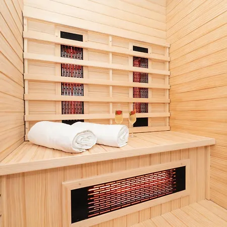 New! Luxury Golden Hour Near The With Heated Pool And Sauna - Ta Leut Agency プリヴラカ