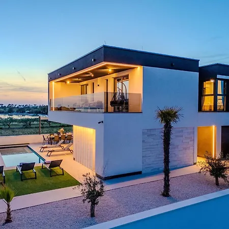 ヴィラ New! Luxury Golden Hour Near The With Heated Pool And Sauna - Ta Leut Agency *
