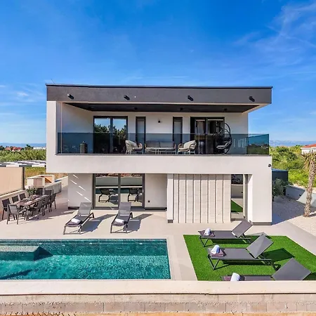 New! Luxury Golden Hour Near The With Heated Pool And Sauna - Ta Leut Agency *